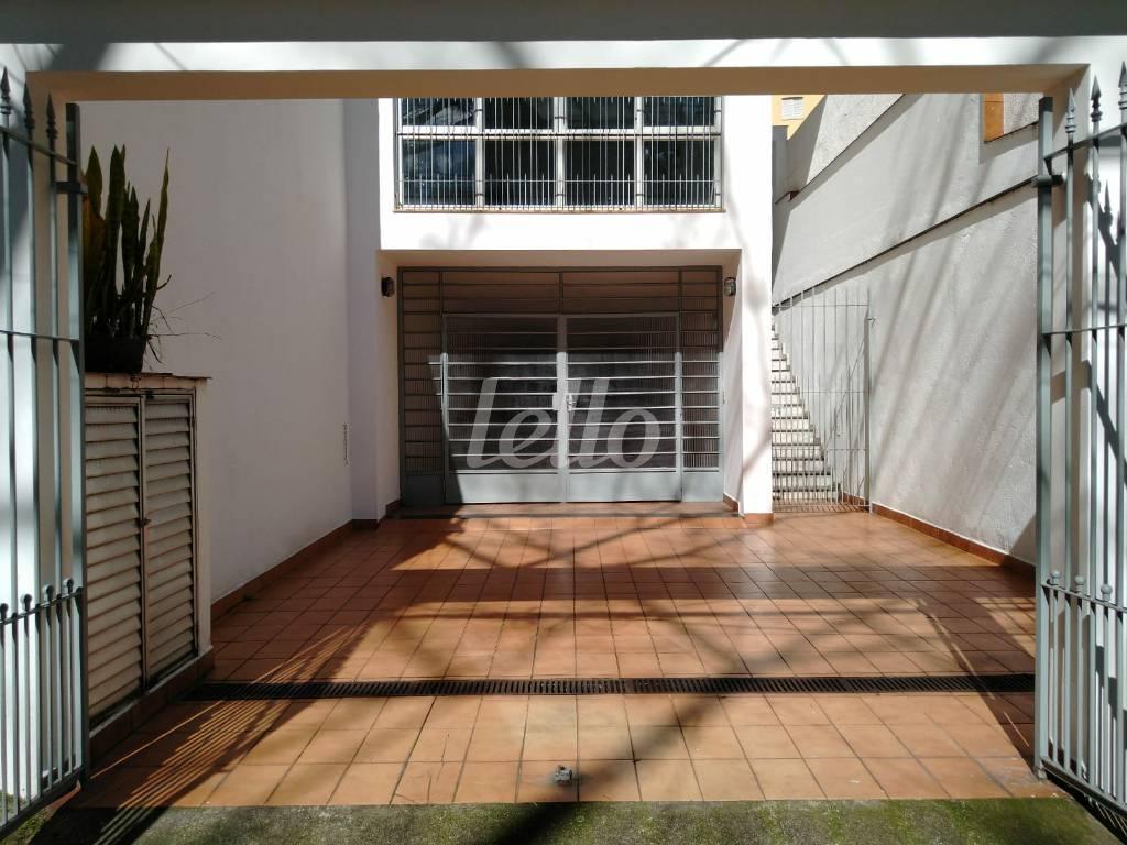 ENTRADA de Casa à venda, sobrado com 276 m², 4 quartos e 5 vagas em Saúde - São Paulo