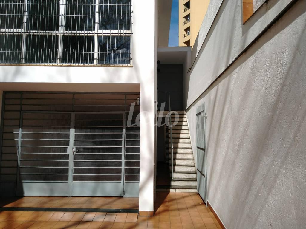 ENTRADA de Casa à venda, sobrado com 276 m², 4 quartos e 5 vagas em Saúde - São Paulo