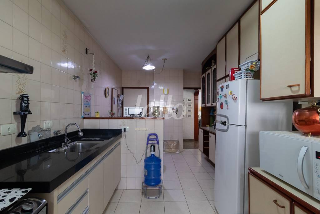 COZINHA de Apartamento à venda, Padrão com 126 m², 3 quartos e 1 vaga em Quinta da Paineira - São Paulo