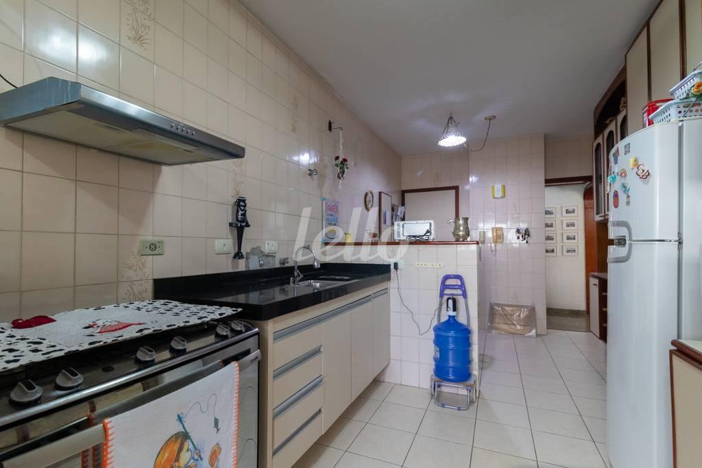 COZINHA de Apartamento à venda, Padrão com 126 m², 3 quartos e 1 vaga em Quinta da Paineira - São Paulo