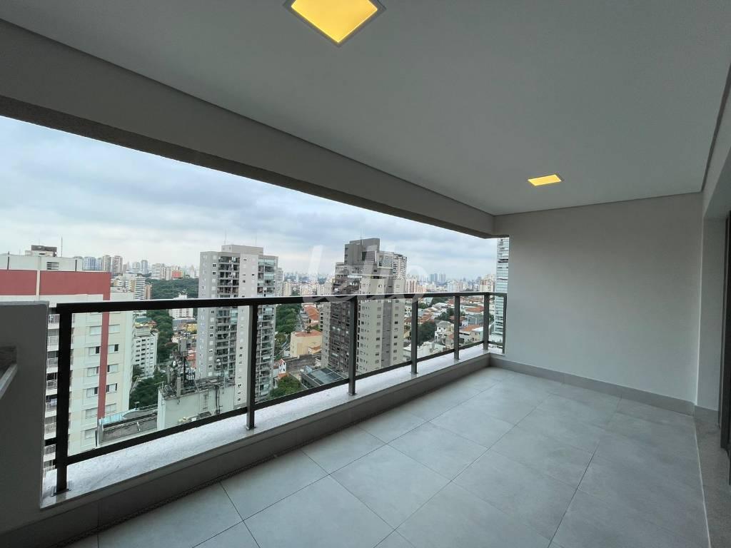 VARANDA de Apartamento à venda, Padrão com 104 m², 3 quartos e 2 vagas em Vila Mariana - São Paulo