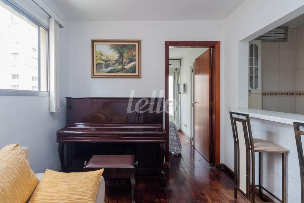 SALA de Apartamento para alugar, Padrão com 37 m², 1 quarto e 1 vaga em Jardim Paulista - São Paulo