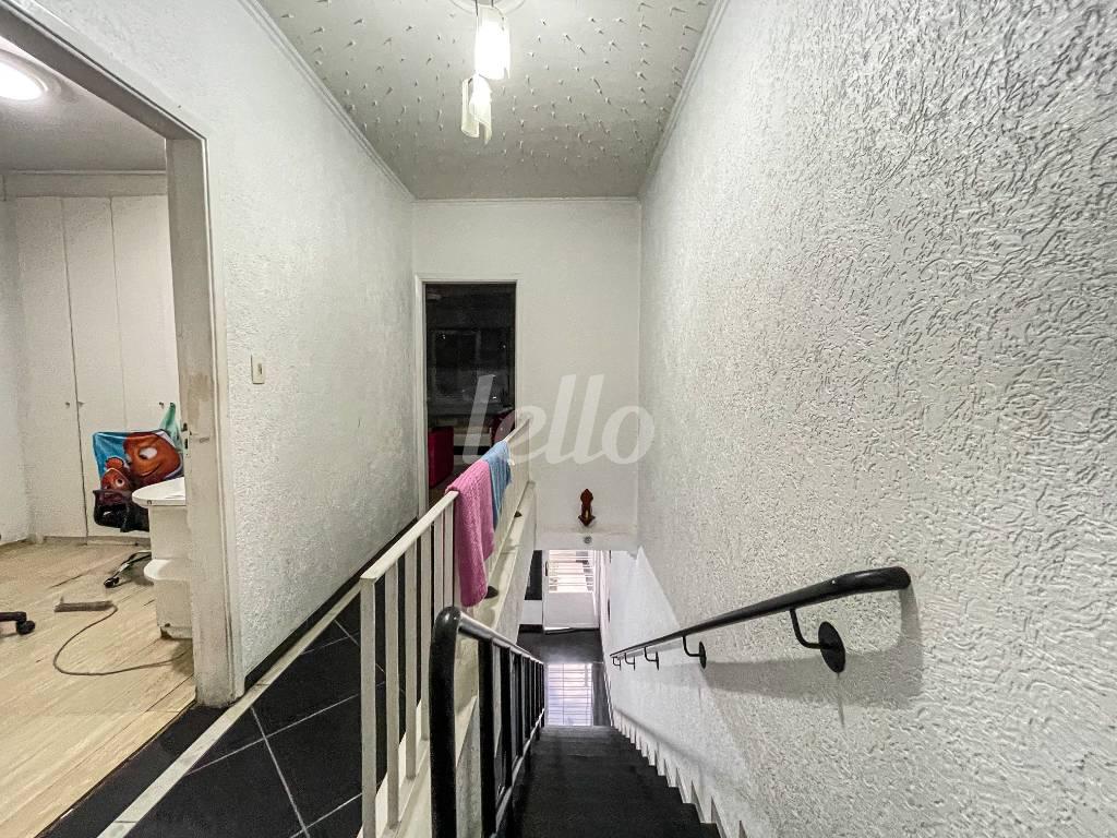 CORREDOR de Casa à venda, sobrado com 238 m², 3 quartos e 3 vagas em Vila Canero - São Paulo