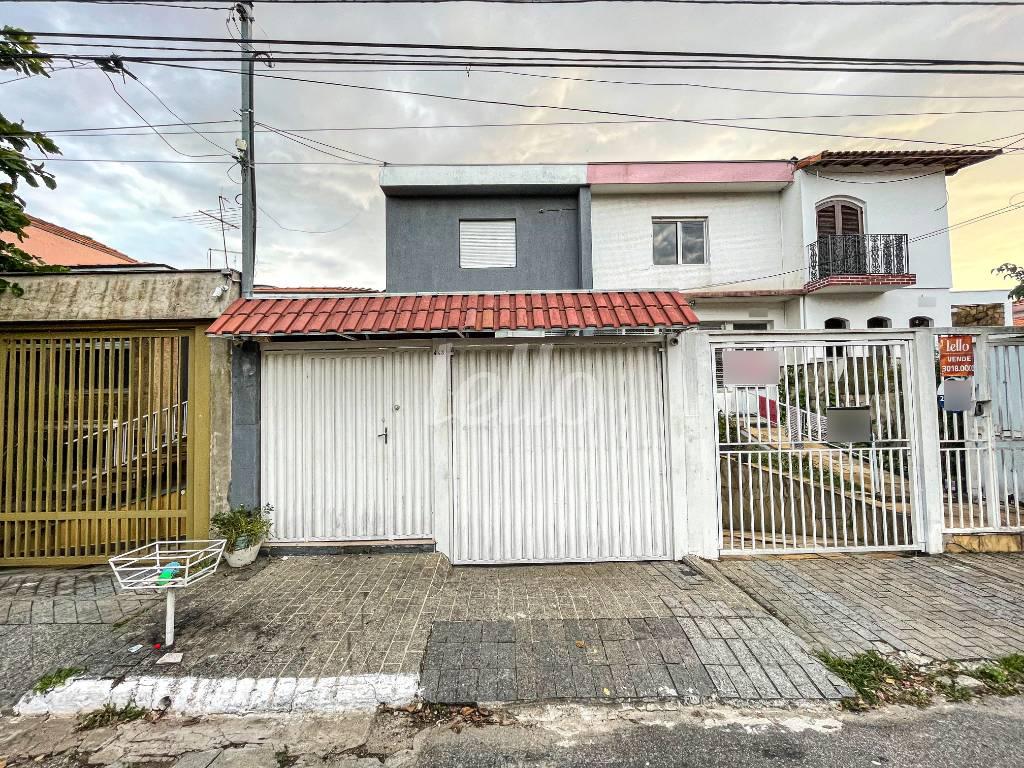 FACHADA de Casa à venda, sobrado com 238 m², 3 quartos e 3 vagas em Vila Canero - São Paulo