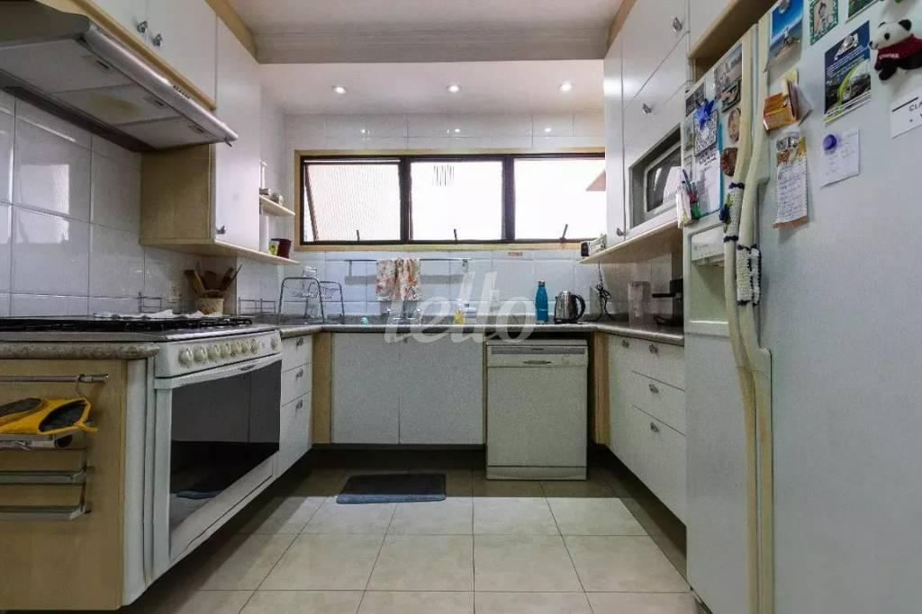 COZINHA de Apartamento para alugar, Padrão com 190 m², 4 quartos e 2 vagas em Vila Cruzeiro - São Paulo