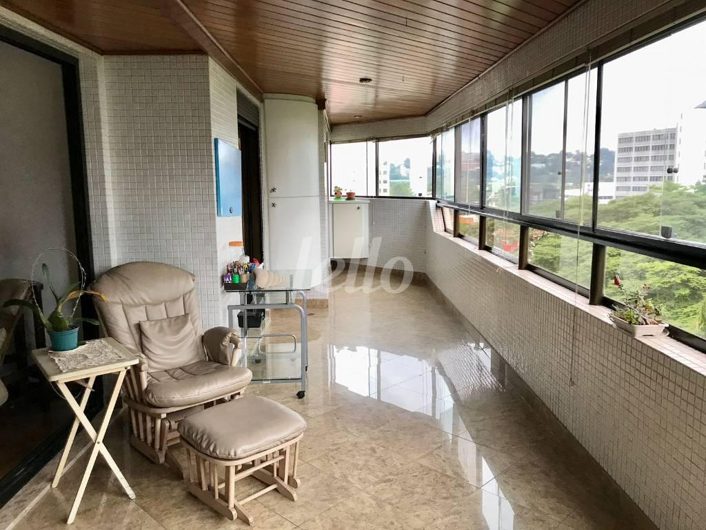 VARANDA de Apartamento para alugar, Padrão com 190 m², 4 quartos e 2 vagas em Vila Cruzeiro - São Paulo