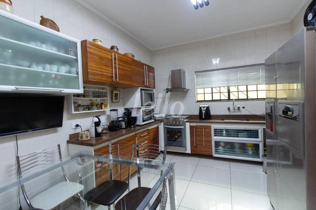 COZINHA de Casa à venda, sobrado com 255 m², 3 quartos e 4 vagas em Vila Augusta - Guarulhos