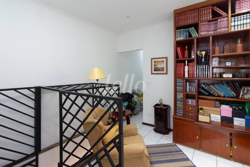ESCRITÓRIO de Casa à venda, sobrado com 255 m², 3 quartos e 4 vagas em Vila Augusta - Guarulhos