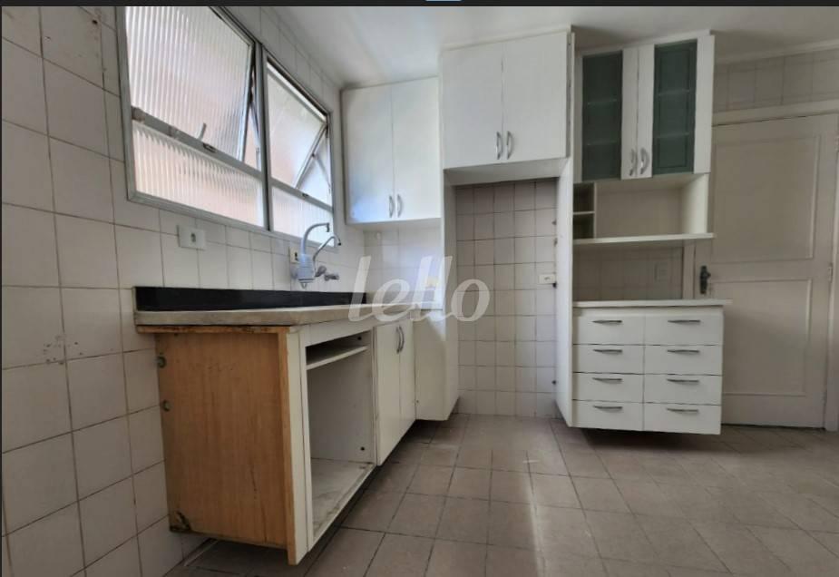 COZINHA de Apartamento à venda, Padrão com 105 m², 3 quartos e 2 vagas em Indianópolis - São Paulo