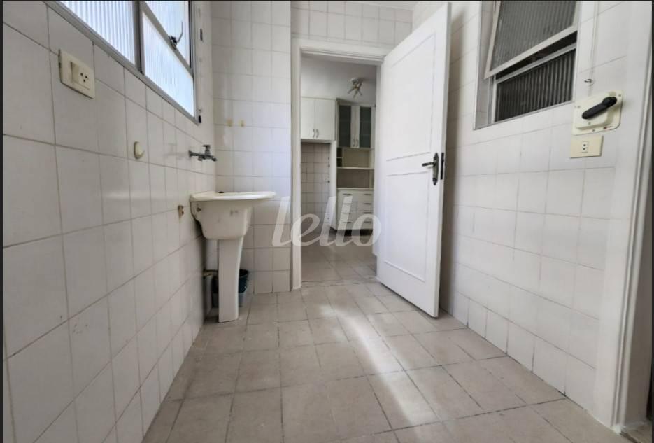 AREA DE SERVIÇO de Apartamento à venda, Padrão com 105 m², 3 quartos e 2 vagas em Indianópolis - São Paulo