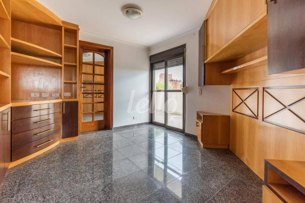 DORMITÓRIO DE SERVIÇO de Apartamento para alugar, Duplex com 342 m², 4 quartos e 4 vagas em Vila Pompeia - São Paulo