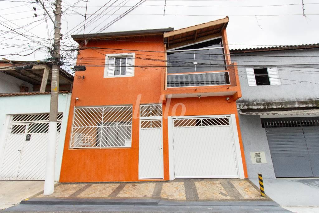 FACHADA de Casa à venda, sobrado com 90 m², 2 quartos e 2 vagas em Vila Medeiros - São Paulo
