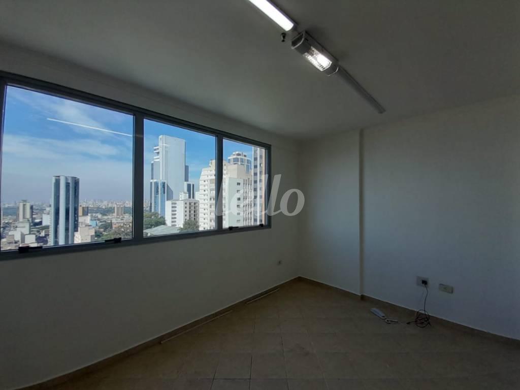 SALA 1 de Sala / Conjunto para alugar, Padrão com 30 m², e 1 vaga em Santana - São Paulo