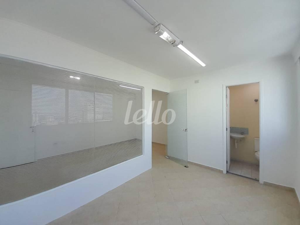SALA 1 de Sala / Conjunto para alugar, Padrão com 30 m², e 1 vaga em Santana - São Paulo