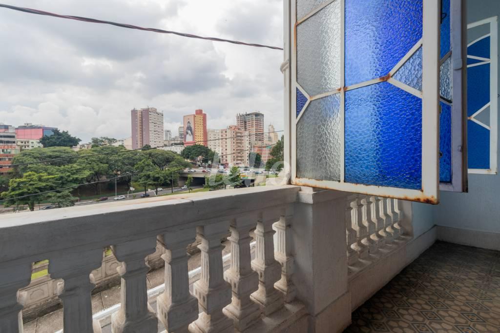 VARANDA de Casa para alugar, sobrado com 400 m², 3 quartos e 2 vagas em Bela Vista - São Paulo