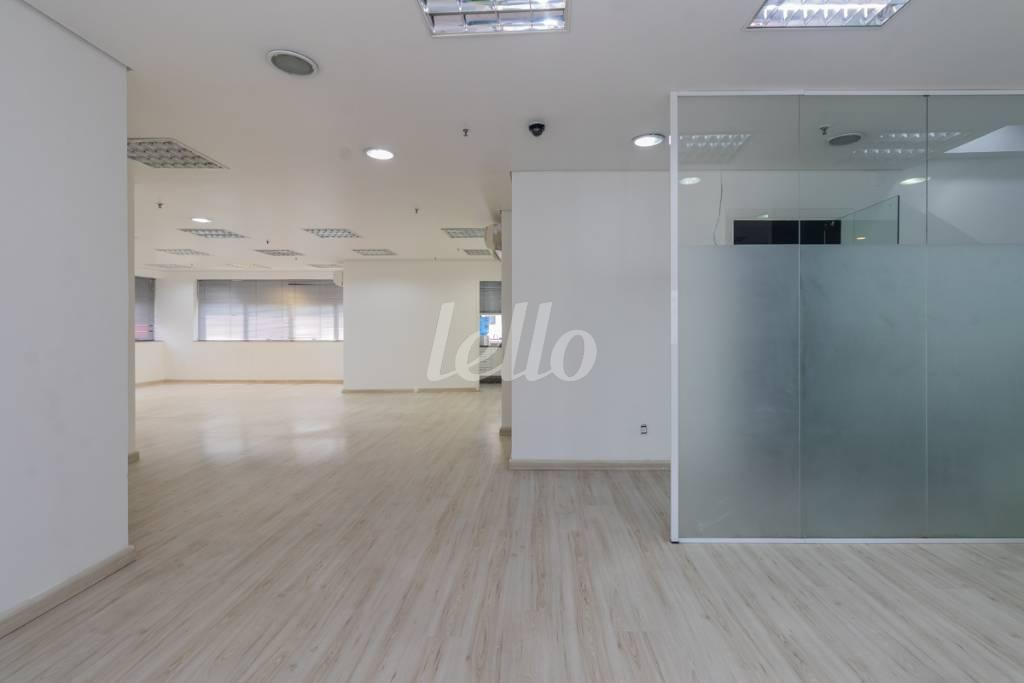 SALA 1 de Sala / Conjunto para alugar, Padrão com 257 m², e em Paraíso - São Paulo