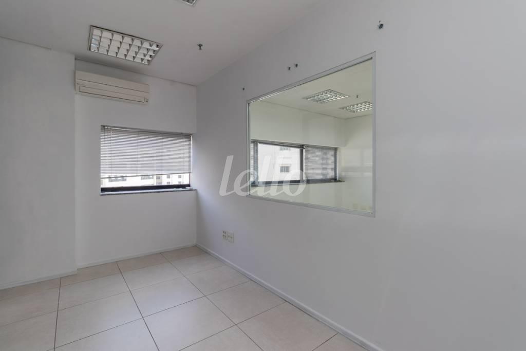 SALA 5 de Sala / Conjunto para alugar, Padrão com 257 m², e em Paraíso - São Paulo