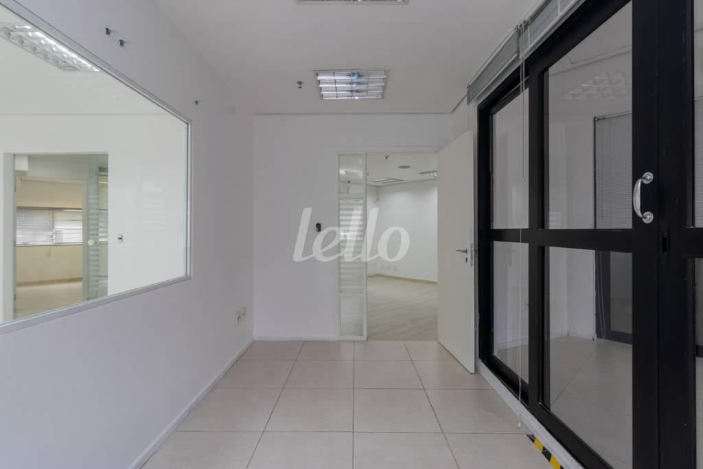 SALA 5 de Sala / Conjunto para alugar, Padrão com 257 m², e em Paraíso - São Paulo