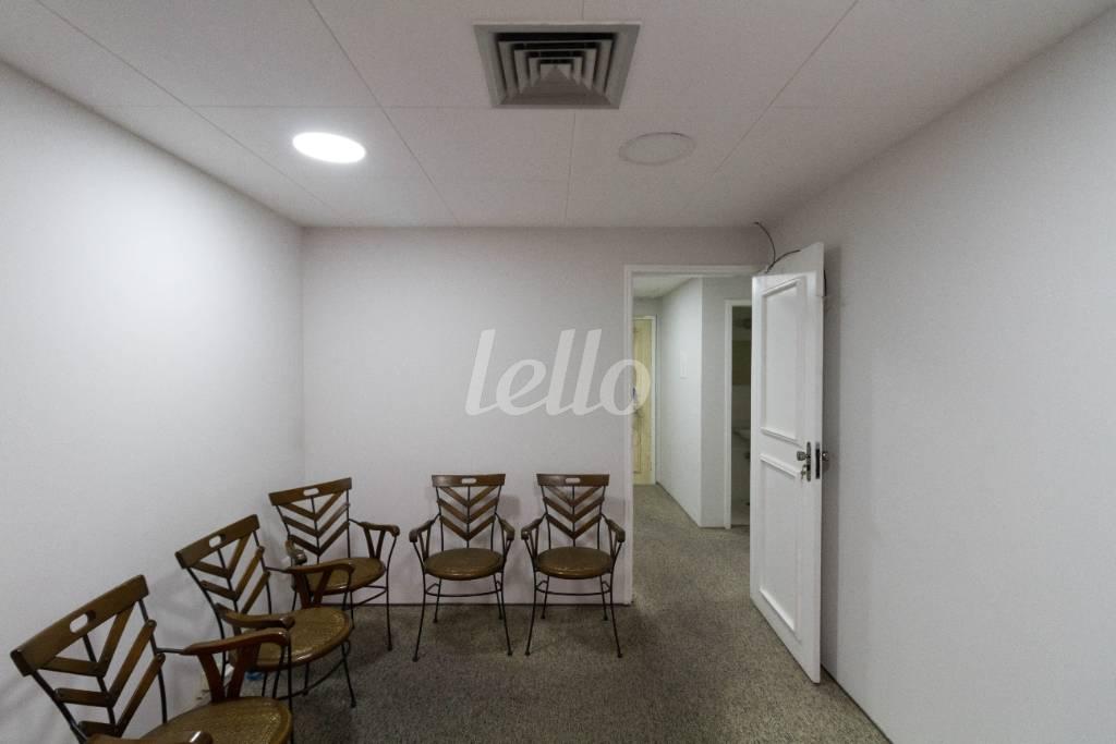 SALA 2 de Sala / Conjunto para alugar, Padrão com 144 m², e 1 vaga em Bela Vista - São Paulo
