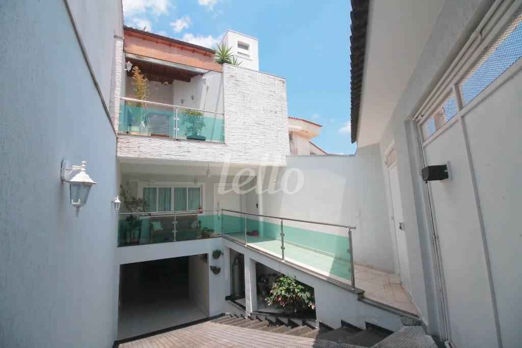 FACHADA de Casa à venda, sobrado com 350 m², 4 quartos e 4 vagas em Vila Alpina - São Paulo