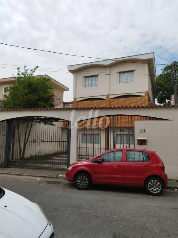 FACHADA de Casa para alugar, sobrado com 322 m², 2 quartos e 2 vagas em Vila Guarani - São Paulo