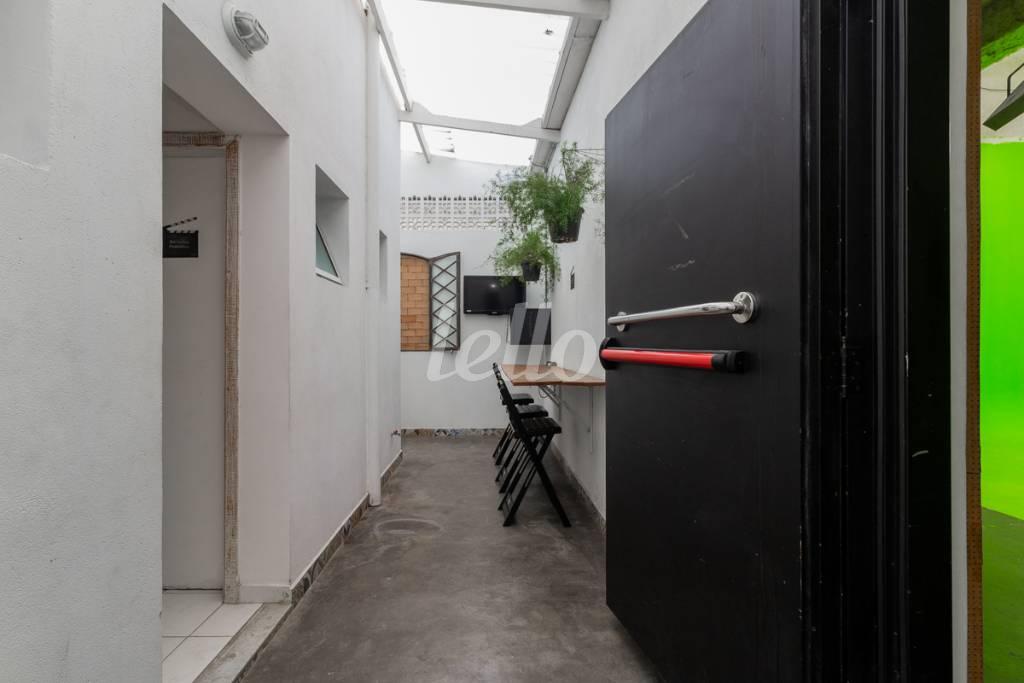 CORREDOR de Casa para alugar, sobrado com 233 m², e 3 vagas em Brooklin Paulista - São Paulo