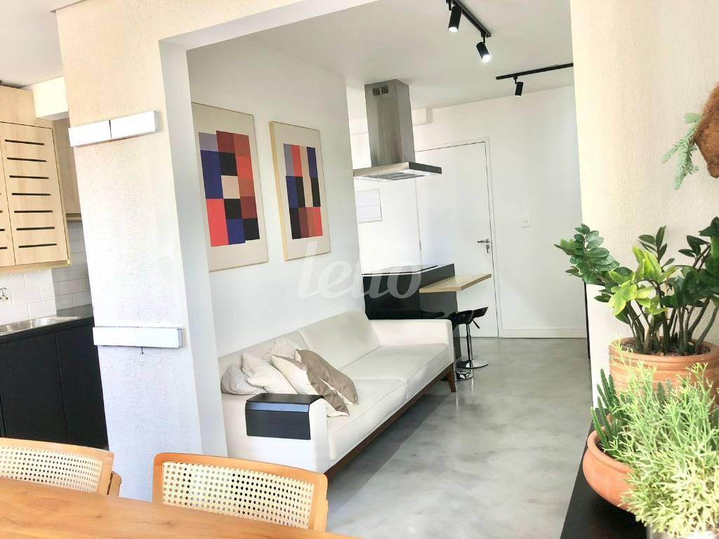 SALA de Apartamento à venda, Padrão com 56 m², 2 quartos e 1 vaga em Vila Pompeia - São Paulo