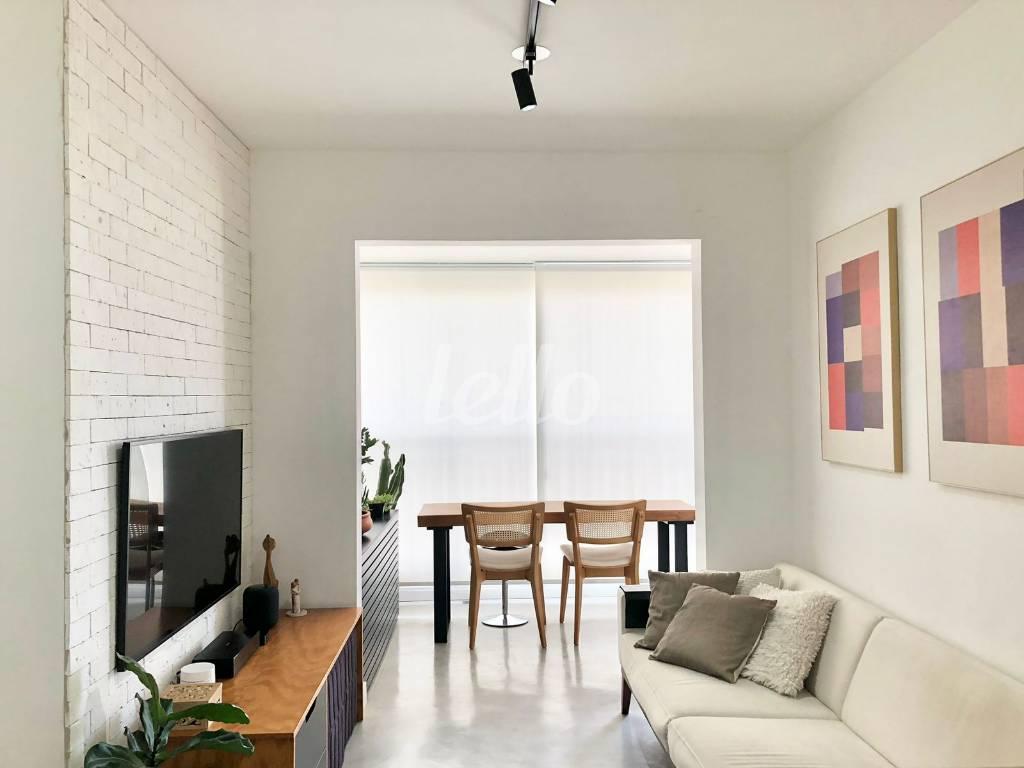SALA de Apartamento à venda, Padrão com 56 m², 2 quartos e 1 vaga em Vila Pompeia - São Paulo