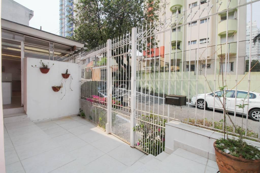 ENTRADA de Casa à venda, sobrado com 139 m², 3 quartos e 3 vagas em Bosque da Saúde - São Paulo