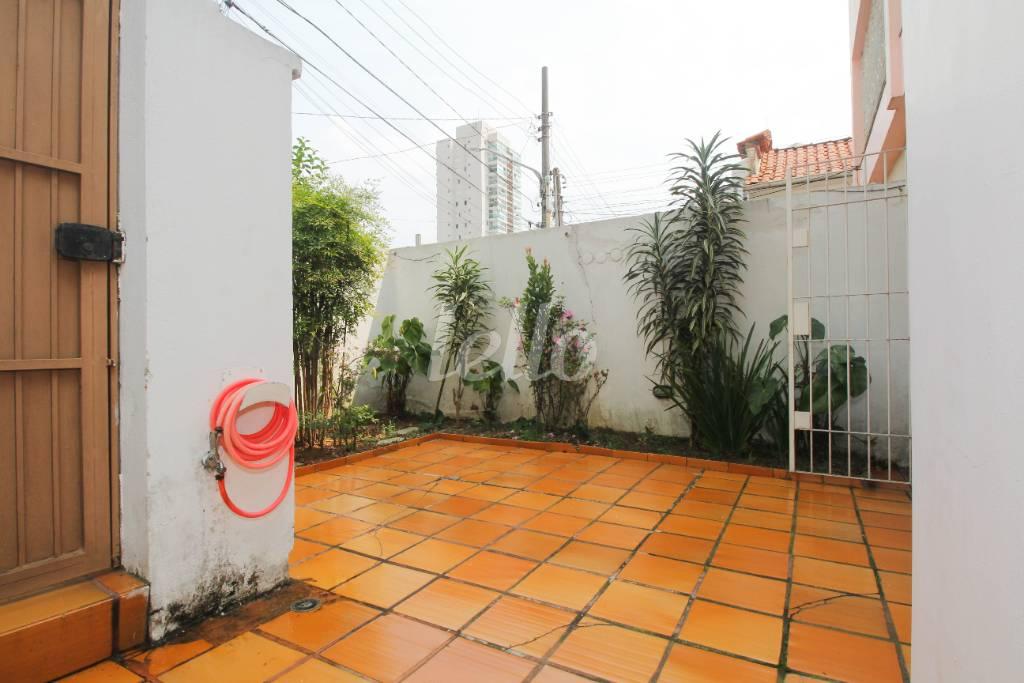 QUINTAL - PISO INFERIOR de Casa à venda, sobrado com 139 m², 3 quartos e 3 vagas em Bosque da Saúde - São Paulo