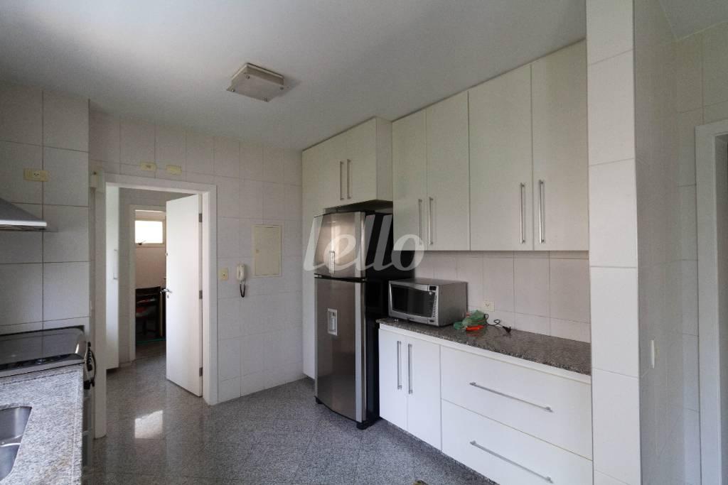COZINHA de Apartamento para alugar, Padrão com 262 m², 3 quartos e 4 vagas em Paraíso - São Paulo
