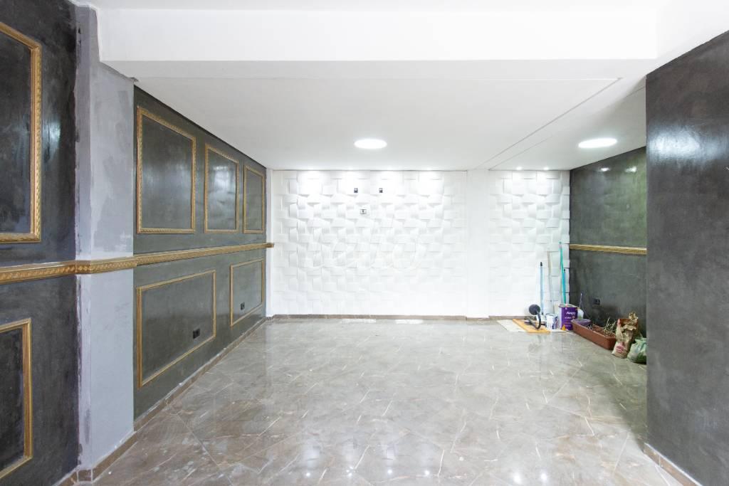 GARAGEM de Casa à venda, sobrado com 180 m², 3 quartos e 4 vagas em Mandaqui - São Paulo