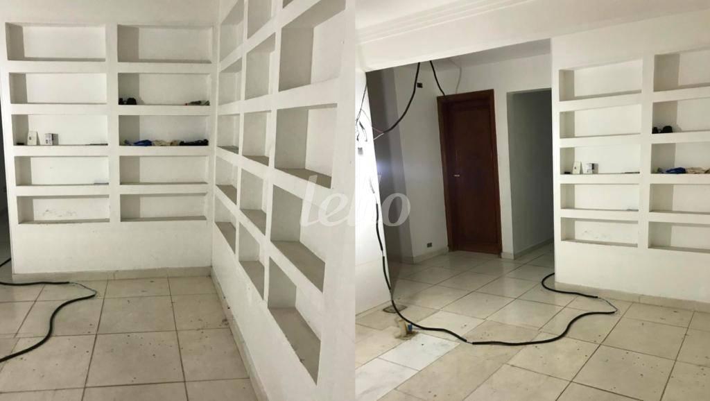 SALA de Casa para alugar, térrea com 260 m², e 3 vagas em Paraíso - São Paulo