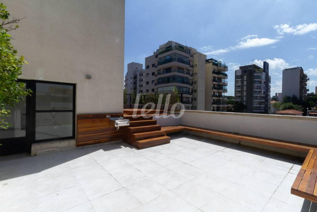 COBERTURA de Apartamento para alugar, Padrão com 222 m², 3 quartos e 4 vagas em Vila Progredior - São Paulo