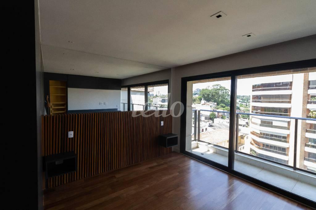 DORMITÓRIO 3 SUÍTE de Apartamento para alugar, Padrão com 222 m², 3 quartos e 4 vagas em Vila Progredior - São Paulo