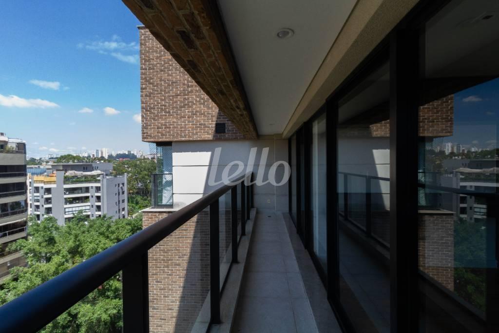 SACADA DORMITÓRIOS 1 E 2 de Apartamento para alugar, Padrão com 222 m², 3 quartos e 4 vagas em Vila Progredior - São Paulo