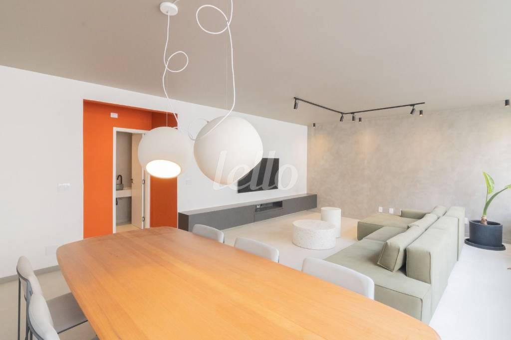 SALA DOIS AMBIENTES de Apartamento à venda, Padrão com 155 m², 3 quartos e 2 vagas em Paraíso - São Paulo