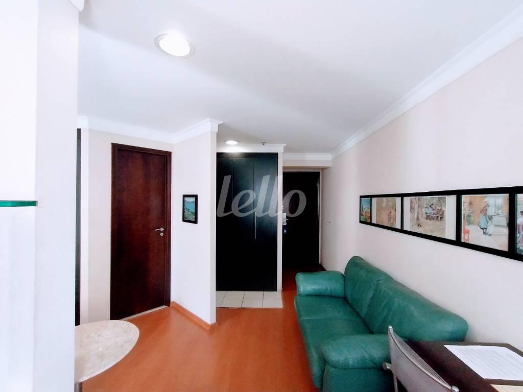 SALA de Apartamento à venda, Padrão com 27 m², 1 quarto e 1 vaga em Jardins - São Paulo