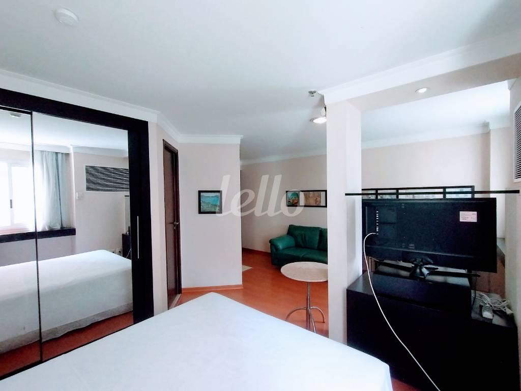 DORMITÓRIO de Apartamento à venda, Padrão com 27 m², 1 quarto e 1 vaga em Jardins - São Paulo