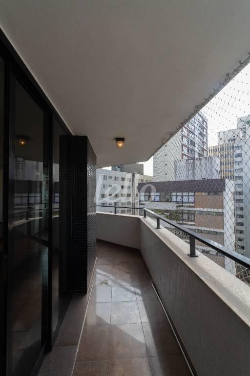 SACADA DA SALA de Apartamento para alugar, Padrão com 250 m², e 3 vagas em Jardim Paulista - São Paulo