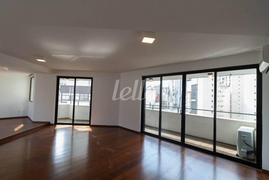 SALA de Apartamento para alugar, Padrão com 250 m², e 3 vagas em Jardim Paulista - São Paulo