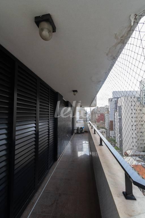 SACADA DORMITÓRIOS 1 E 2 de Apartamento para alugar, Padrão com 250 m², e 3 vagas em Jardim Paulista - São Paulo