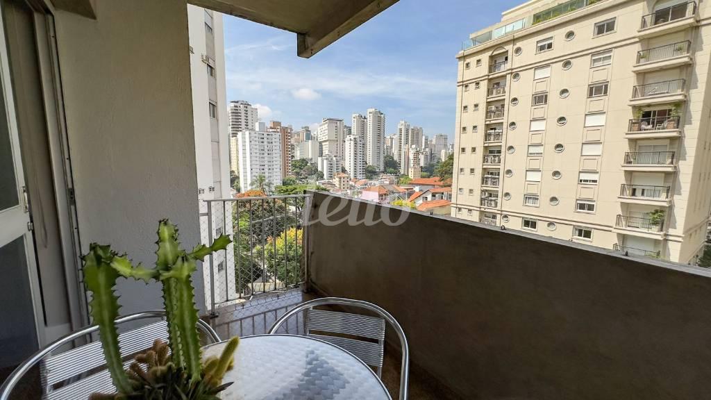 VARANDA de Apartamento à venda, Padrão com 205 m², 3 quartos e 2 vagas em Perdizes - São Paulo