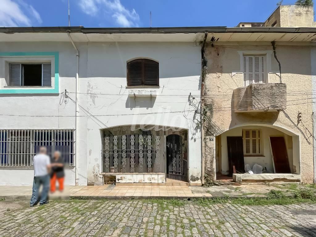 FACHADA de Casa à venda, sobrado com 86 m², 2 quartos e 2 vagas em Bela Vista - São Paulo
