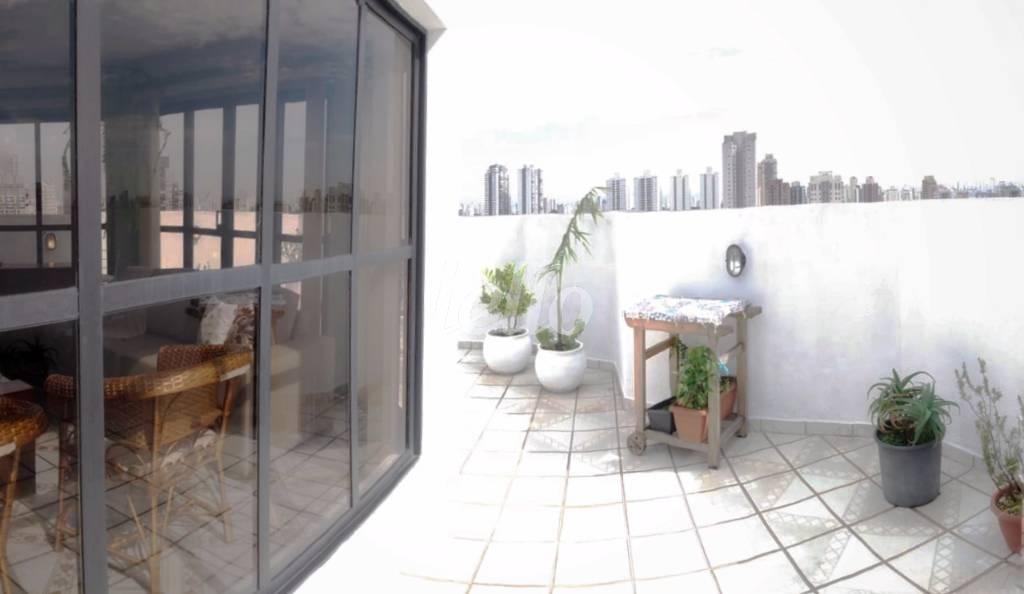 QUINTAL de Apartamento à venda, Duplex com 156 m², 3 quartos e 3 vagas em Vila Dom Pedro I - São Paulo