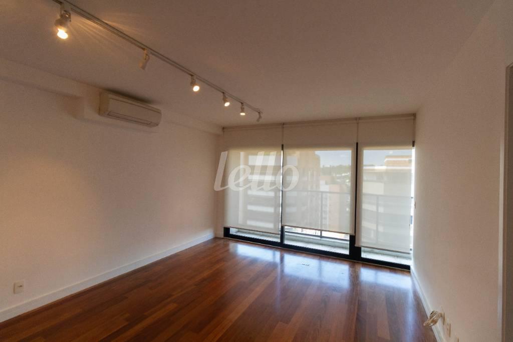 SALA de Apartamento para alugar, cobertura - Padrão com 144 m², 1 quarto e 2 vagas em Vila Progredior - São Paulo