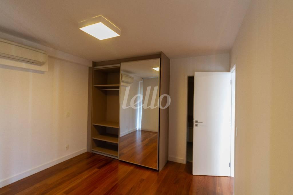DORMITÓRIO 1 SUÍTE de Apartamento para alugar, cobertura - Padrão com 144 m², 1 quarto e 2 vagas em Vila Progredior - São Paulo