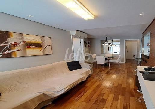 SALA de Apartamento à venda, Padrão com 80 m², 2 quartos e 2 vagas em Vila Pompeia - São Paulo