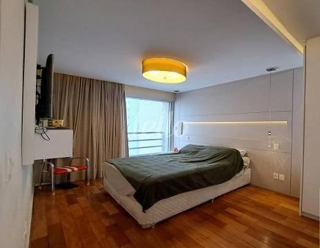 SUÍTE de Apartamento à venda, Padrão com 80 m², 2 quartos e 2 vagas em Vila Pompeia - São Paulo