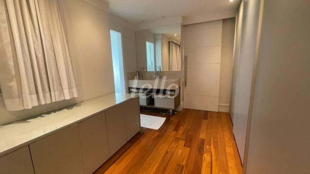 CLOSET de Apartamento à venda, Padrão com 125 m², 2 quartos e 2 vagas em Tatuapé - São Paulo